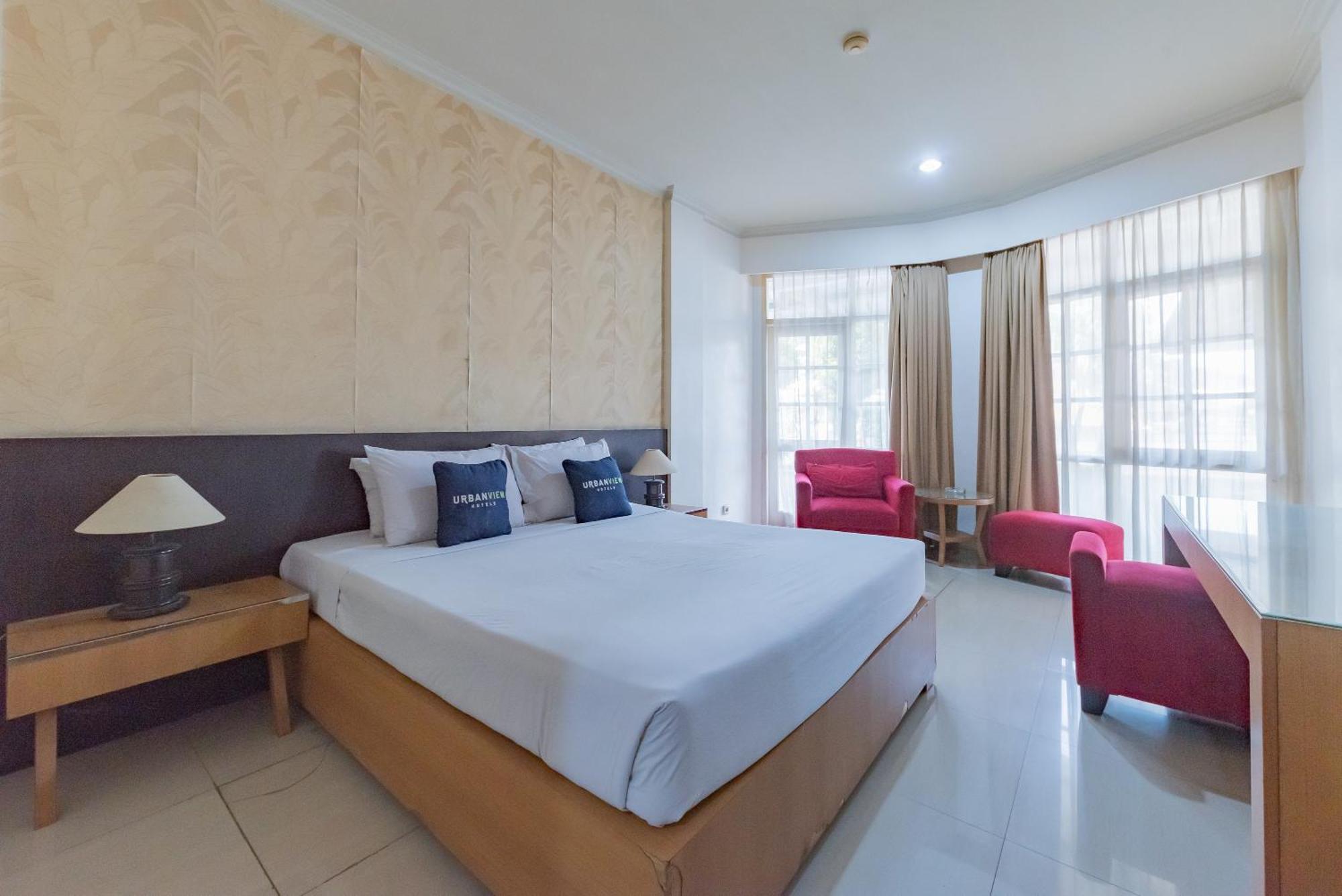 Urbanview Hotel Crown Tasikmalaya By Reddoorz Exterior photo